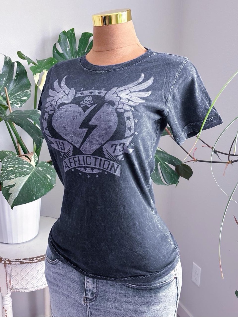 Affliction Women’s Small Black Acid Wash Winged Heart Graphic Tee Made USA Y2K